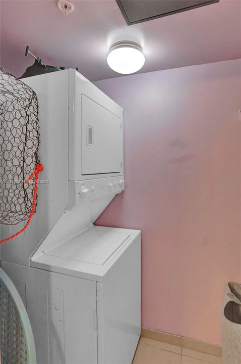 В аренду: $4,200 (1 спален, 1 ванн, 1000 Квадратных фут)