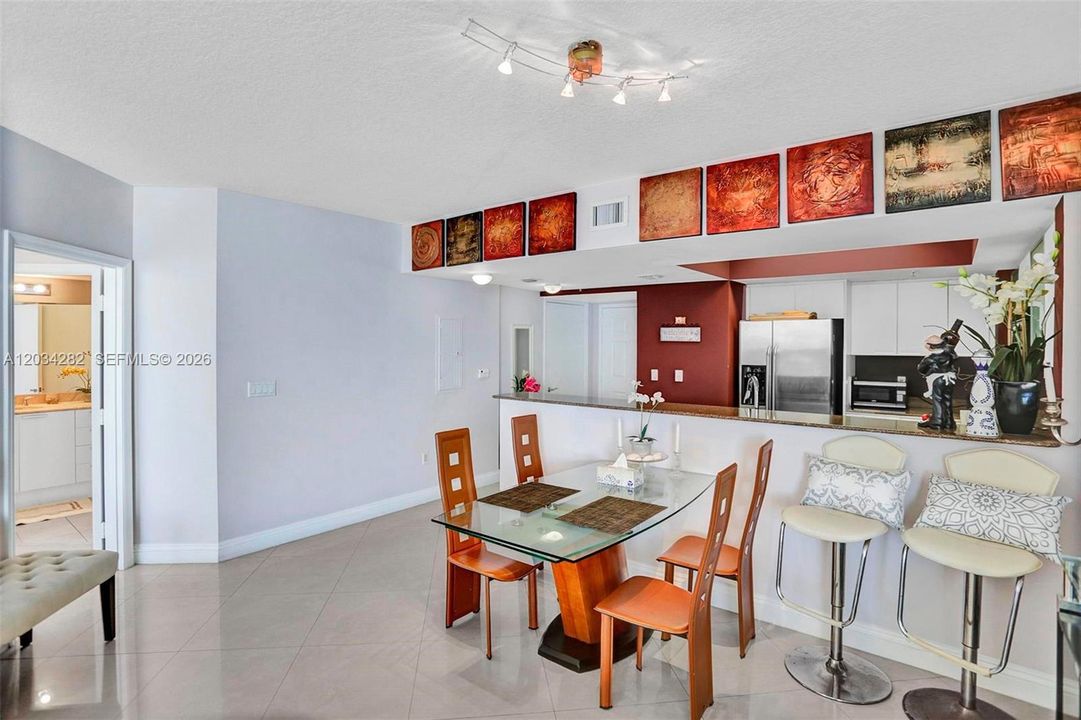 В аренду: $4,200 (1 спален, 1 ванн, 1000 Квадратных фут)