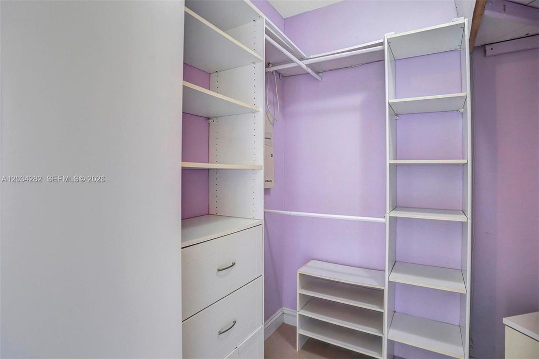 В аренду: $4,200 (1 спален, 1 ванн, 1000 Квадратных фут)