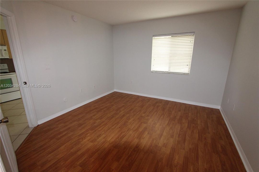 For Rent: $1,975 (2 beds, 2 baths, 817 Square Feet)