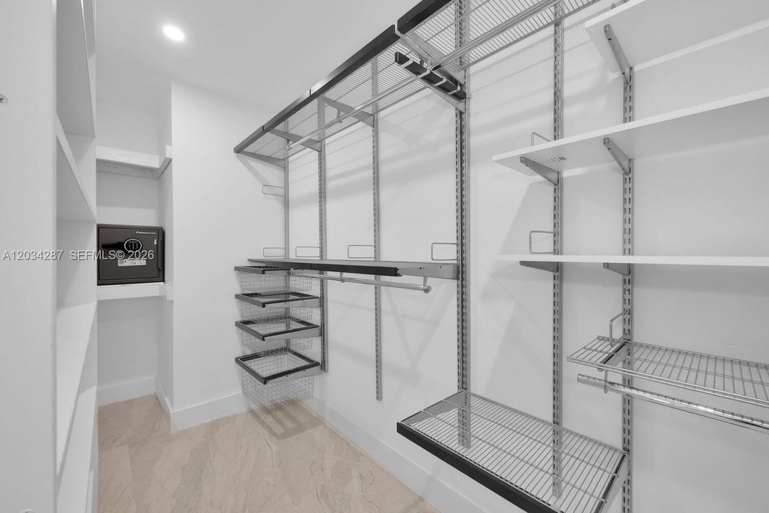 For Rent: $12,500 (5 beds, 3 baths, 2699 Square Feet)