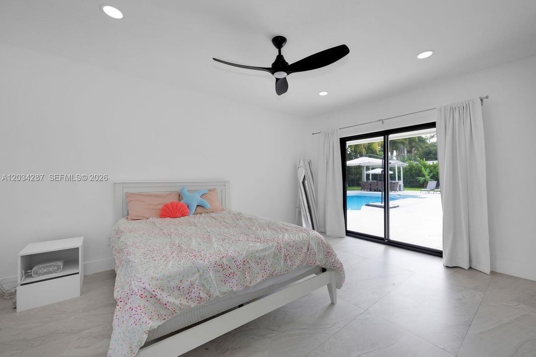 For Rent: $12,500 (5 beds, 3 baths, 2699 Square Feet)