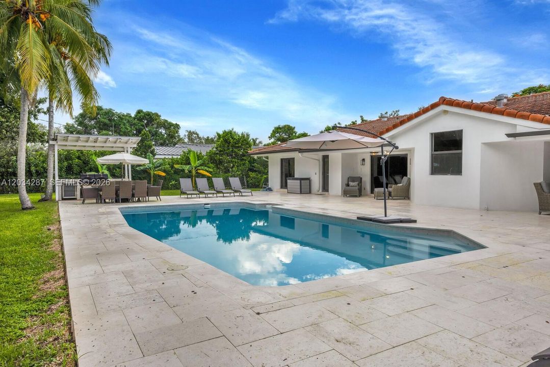 For Rent: $12,500 (5 beds, 3 baths, 2699 Square Feet)