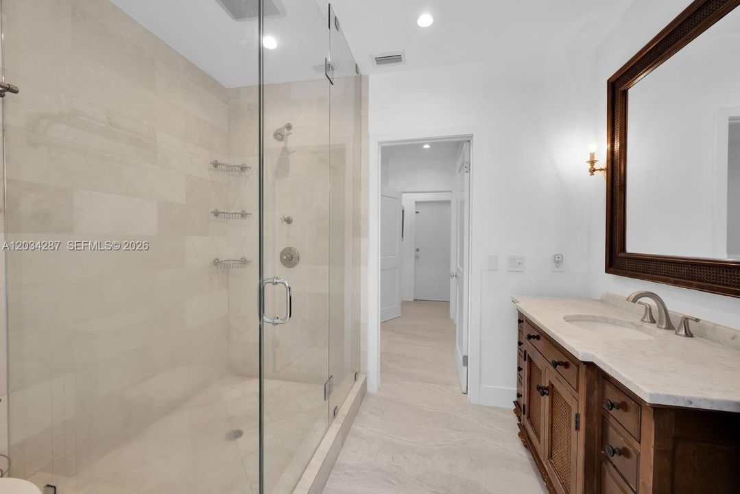 For Rent: $12,500 (5 beds, 3 baths, 2699 Square Feet)