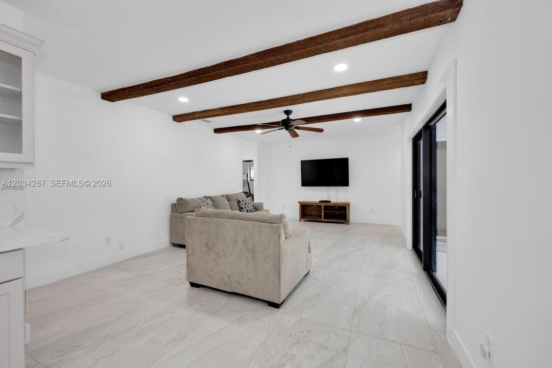 For Rent: $12,500 (5 beds, 3 baths, 2699 Square Feet)