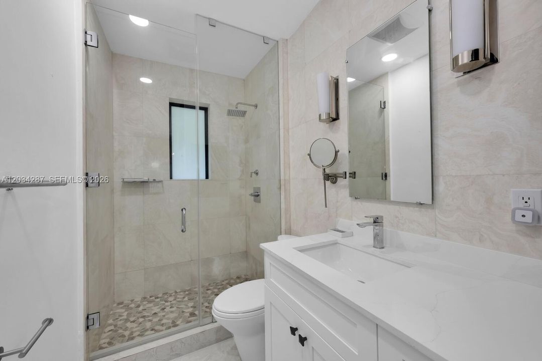 For Rent: $12,500 (5 beds, 3 baths, 2699 Square Feet)
