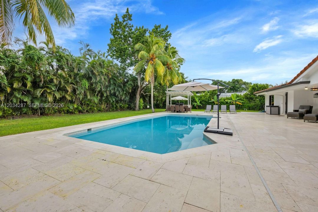 For Rent: $12,500 (5 beds, 3 baths, 2699 Square Feet)