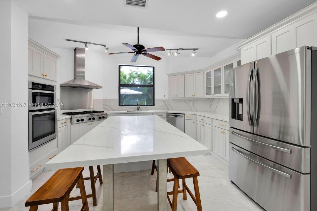For Rent: $12,500 (5 beds, 3 baths, 2699 Square Feet)