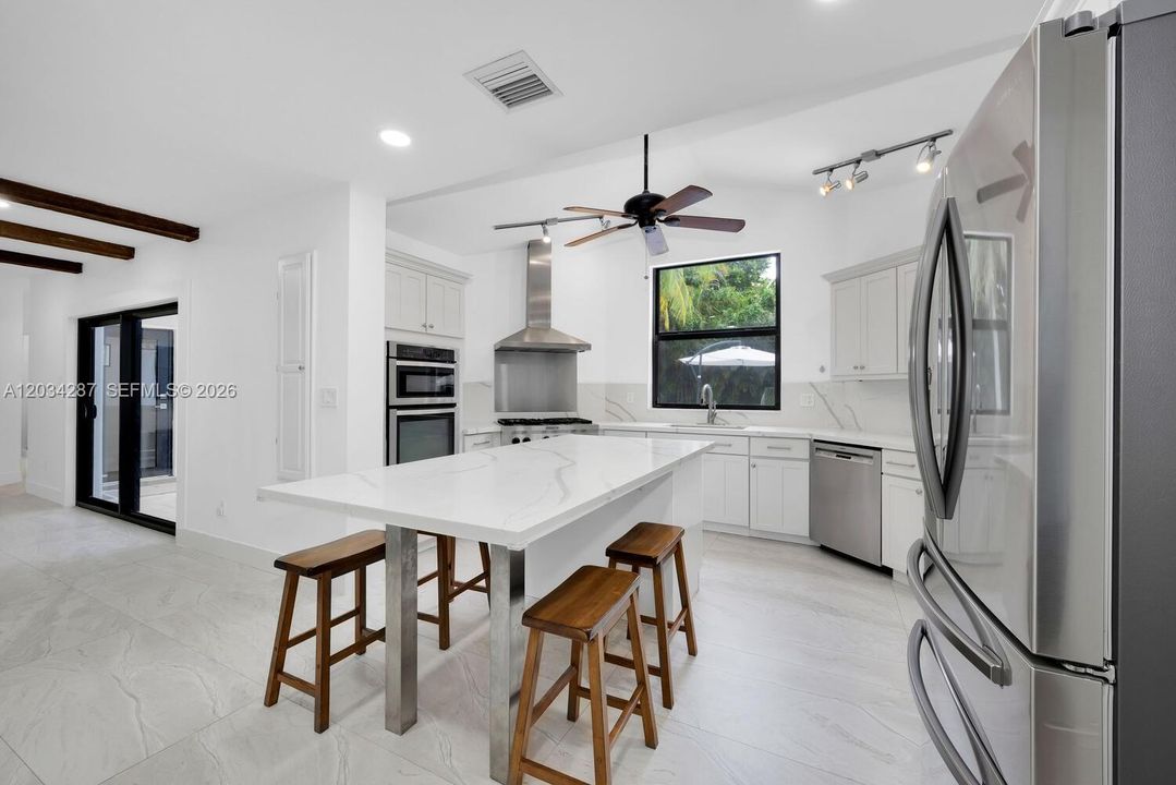 For Rent: $12,500 (5 beds, 3 baths, 2699 Square Feet)