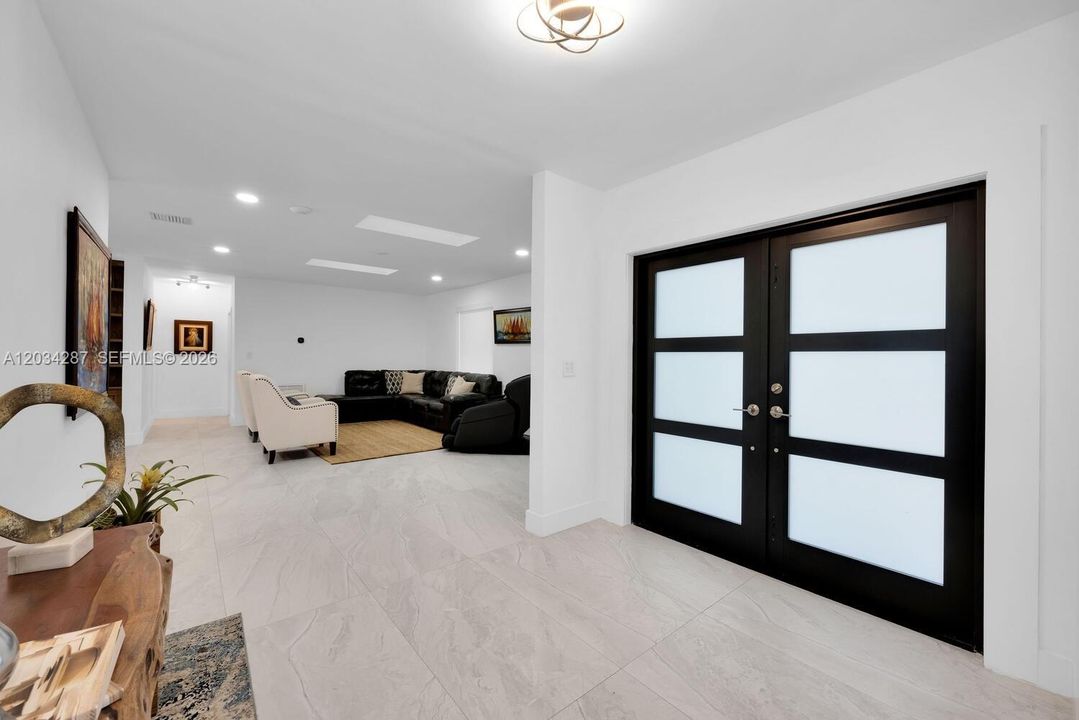 For Rent: $12,500 (5 beds, 3 baths, 2699 Square Feet)