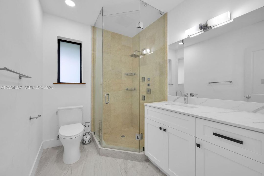 For Rent: $12,500 (5 beds, 3 baths, 2699 Square Feet)