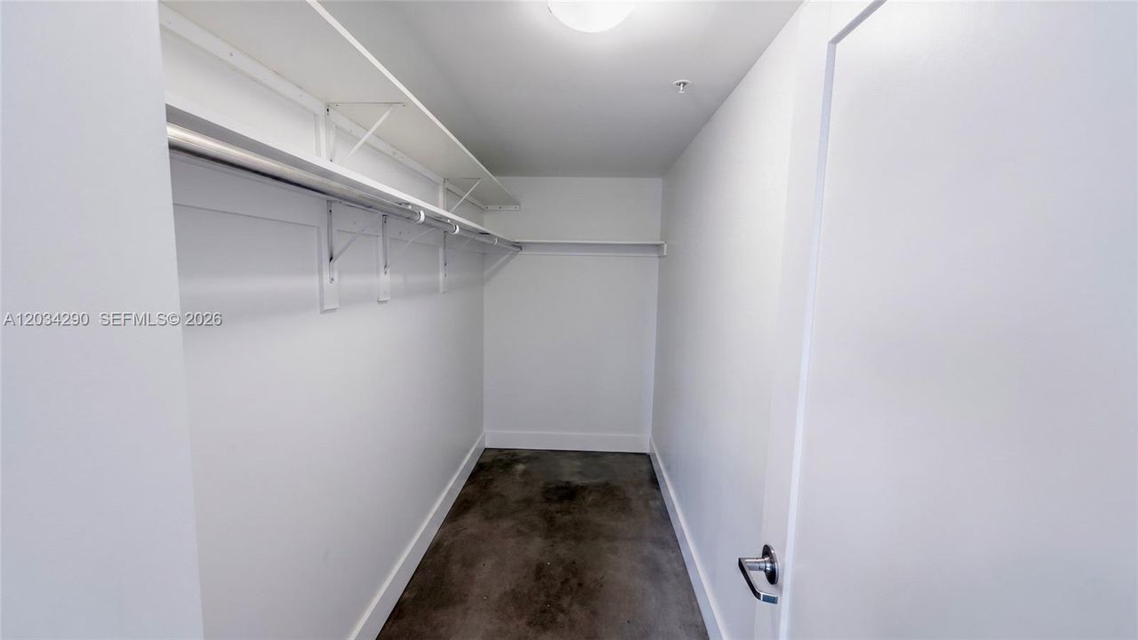 For Rent: $2,250 (2 beds, 1 baths, 840 Square Feet)