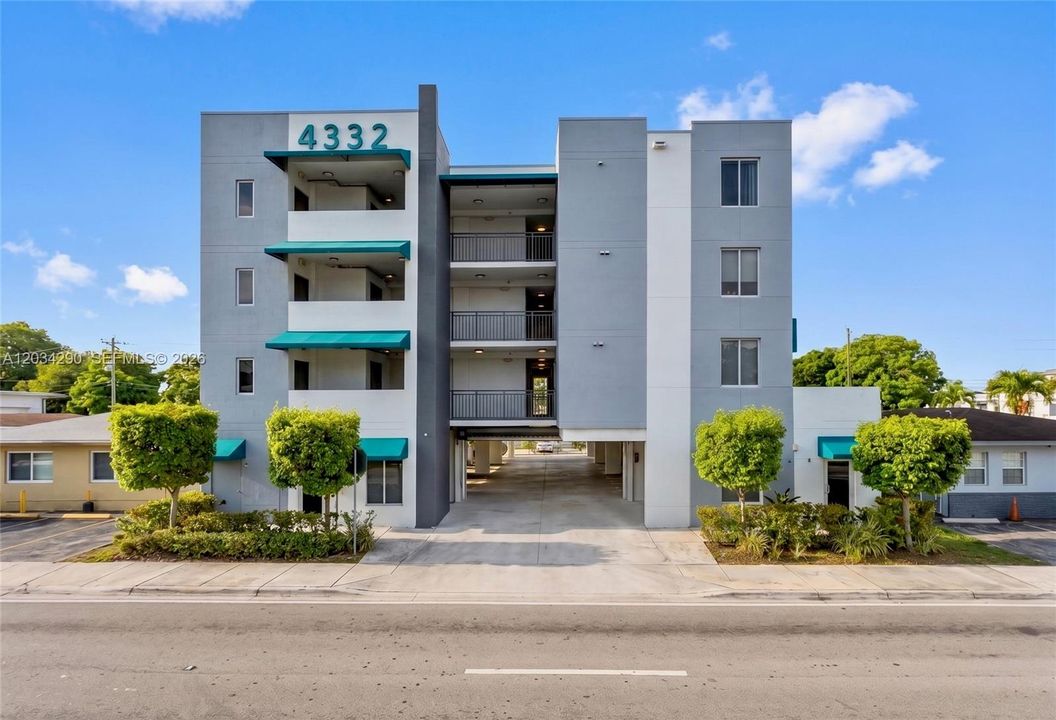 For Rent: $2,250 (2 beds, 1 baths, 840 Square Feet)
