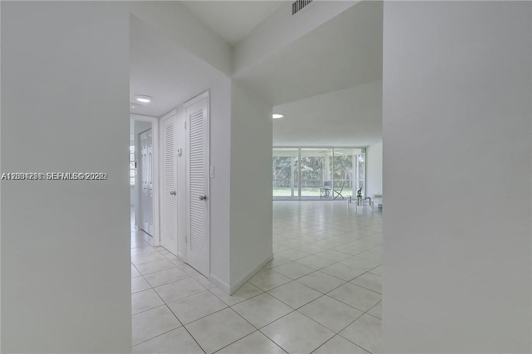 For Rent: $2,400 (2 beds, 2 baths, 1789 Square Feet)