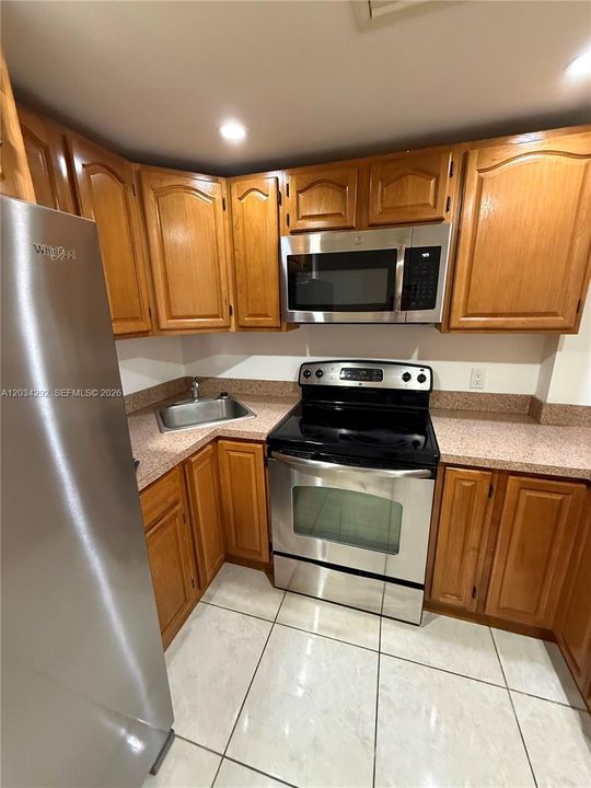 For Rent: $1,700 (1 beds, 1 baths, 695 Square Feet)