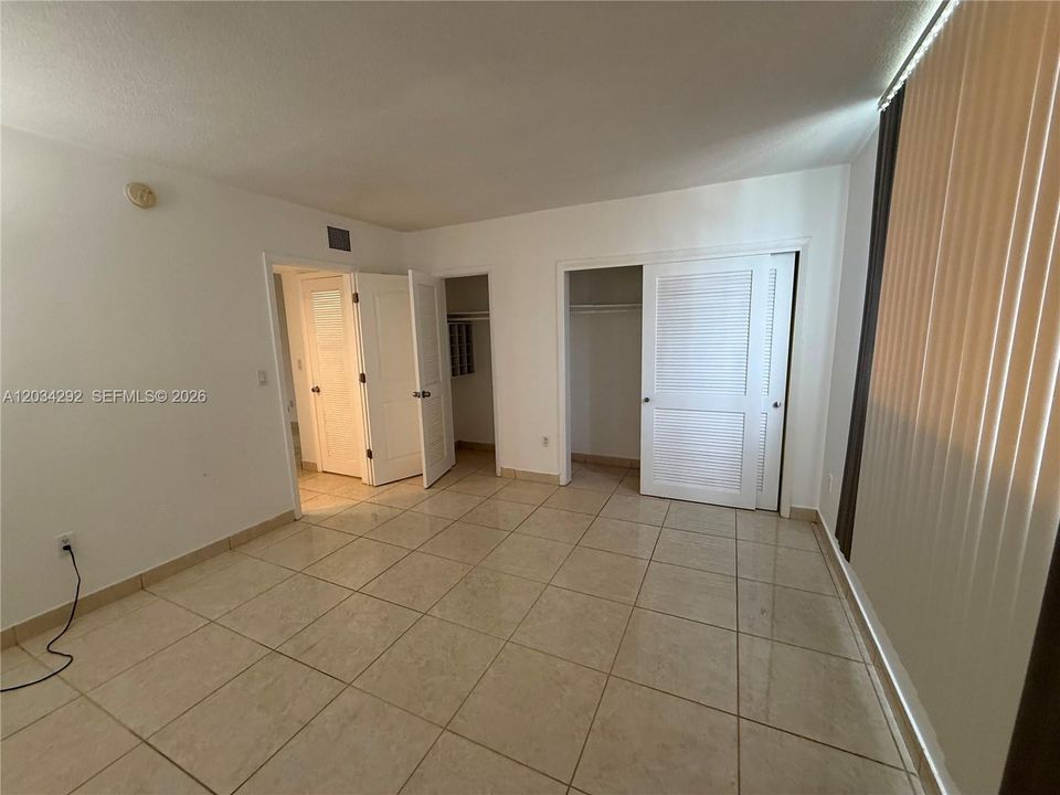 For Rent: $1,700 (1 beds, 1 baths, 695 Square Feet)