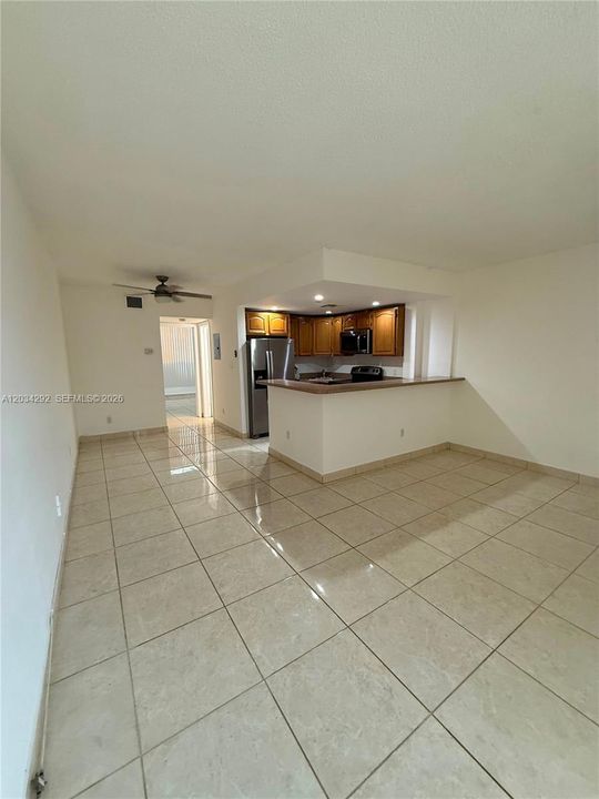 For Rent: $1,700 (1 beds, 1 baths, 695 Square Feet)