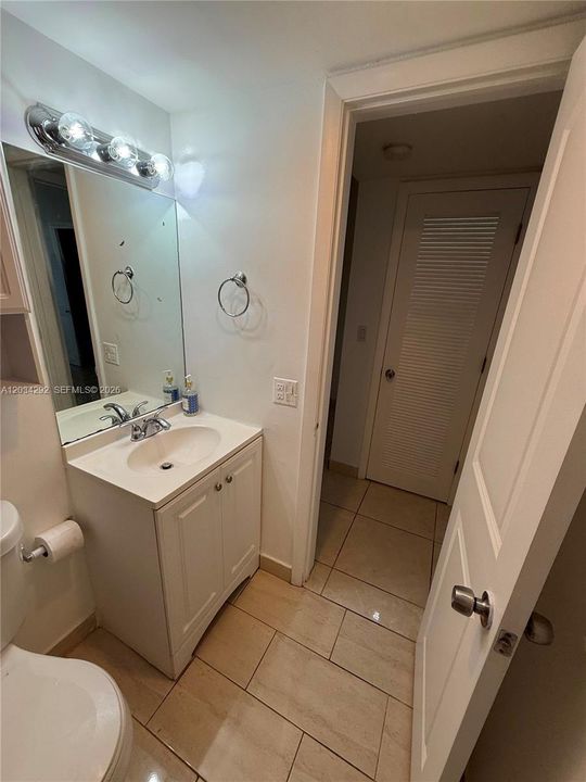 For Rent: $1,700 (1 beds, 1 baths, 695 Square Feet)