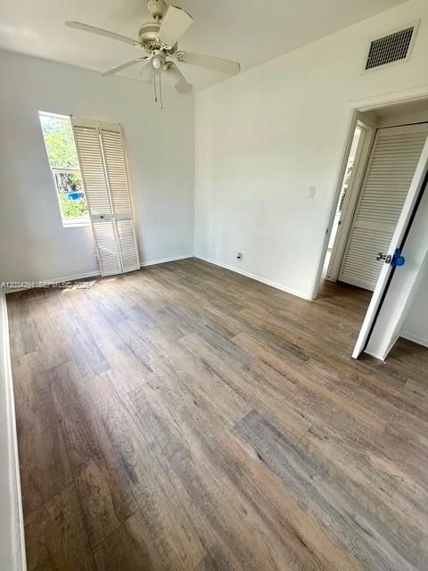 For Sale: $365,000 (3 beds, 1 baths, 944 Square Feet)
