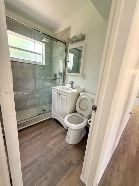 For Sale: $365,000 (3 beds, 1 baths, 944 Square Feet)
