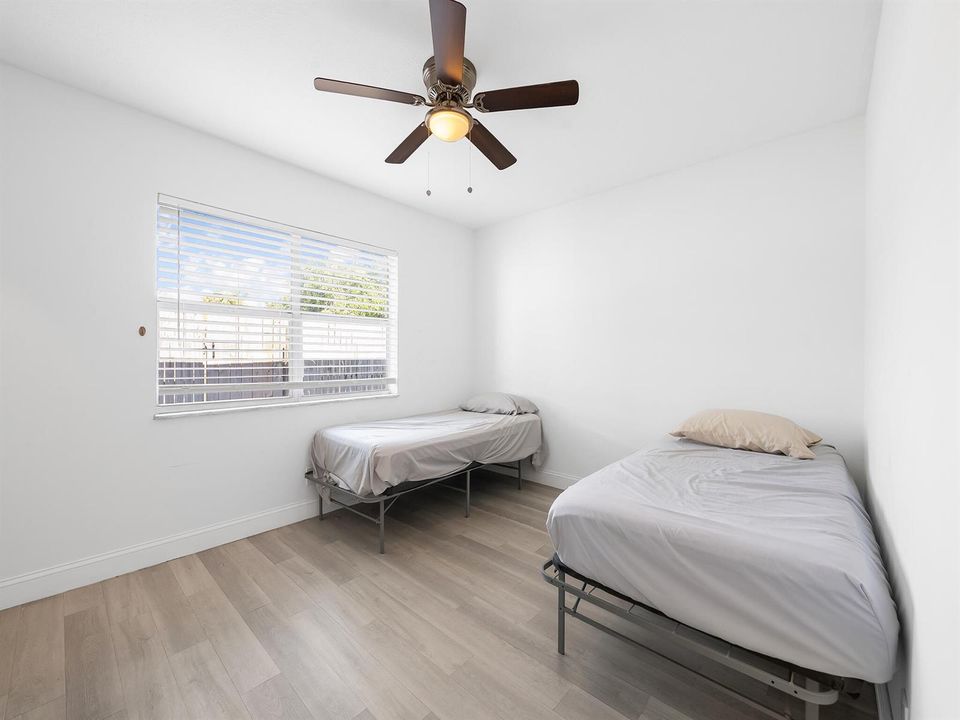 2nd bedroom
