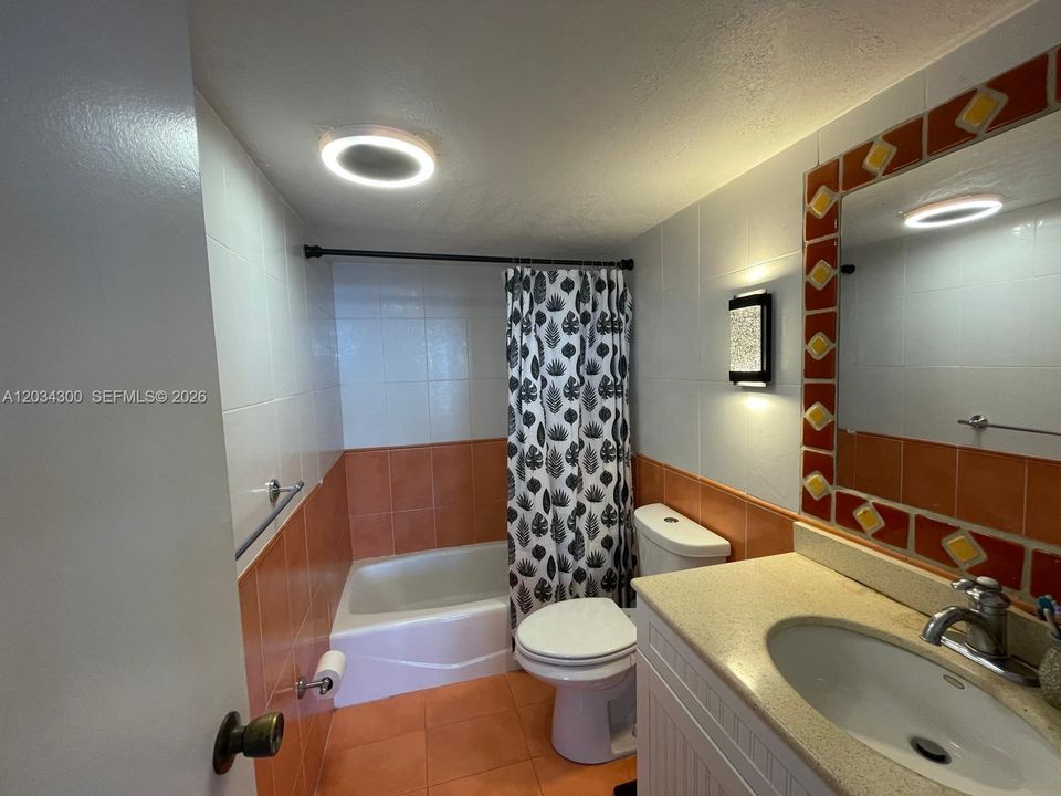 For Rent: $2,650 (1 beds, 1 baths, 800 Square Feet)