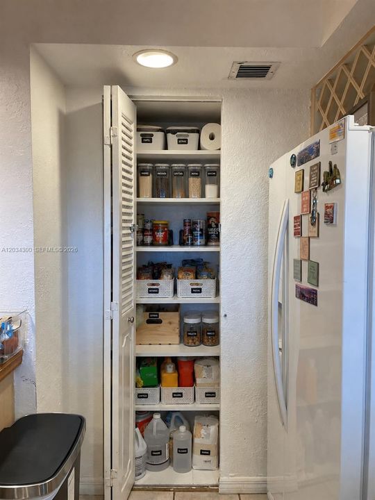 For Rent: $2,650 (1 beds, 1 baths, 800 Square Feet)