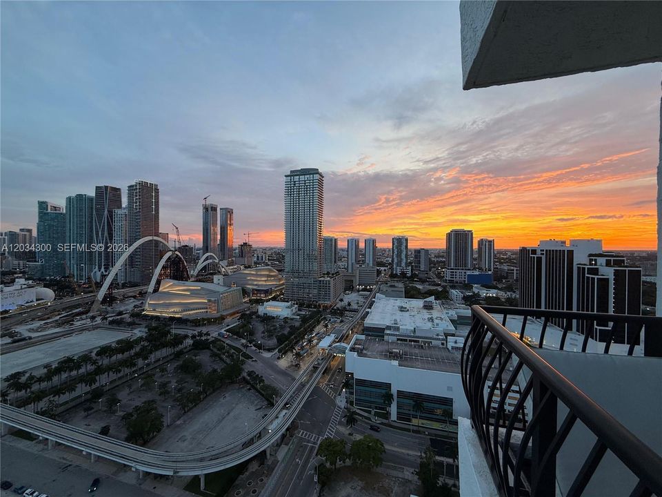 For Rent: $2,650 (1 beds, 1 baths, 800 Square Feet)