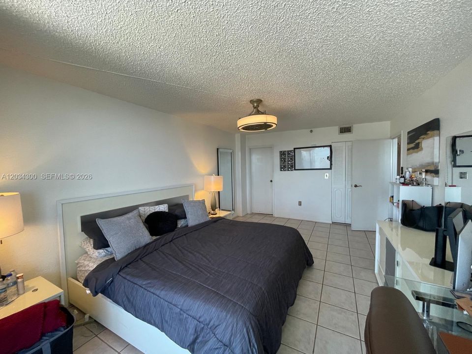 For Rent: $2,650 (1 beds, 1 baths, 800 Square Feet)