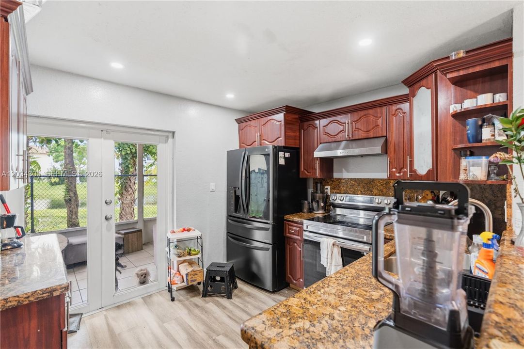 For Sale: $445,000 (3 beds, 2 baths, 1242 Square Feet)