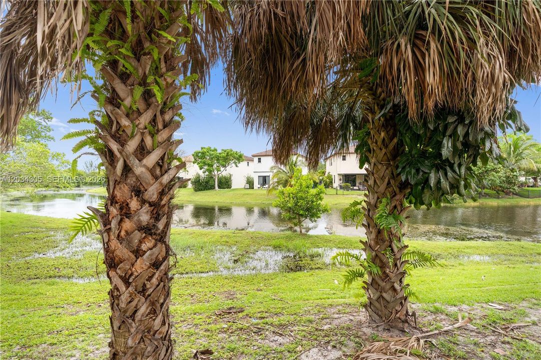 For Sale: $445,000 (3 beds, 2 baths, 1242 Square Feet)