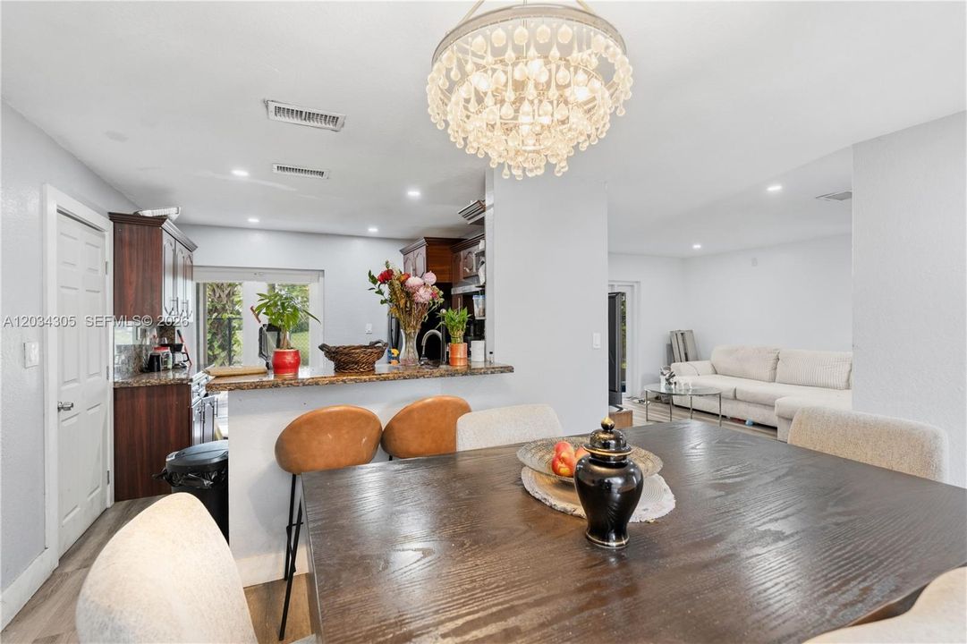 For Sale: $445,000 (3 beds, 2 baths, 1242 Square Feet)