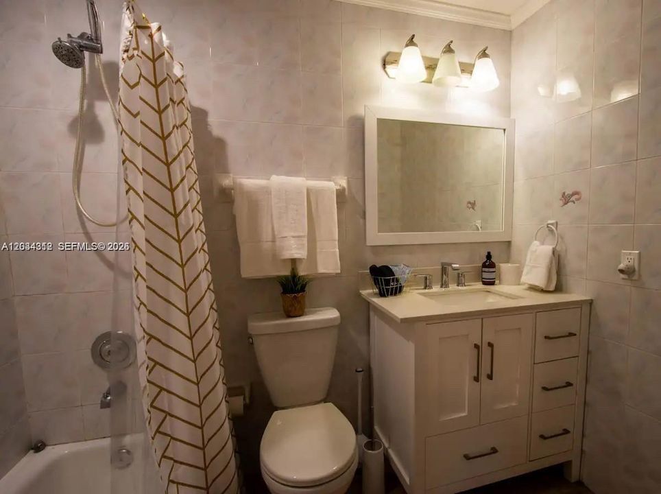 For Rent: $2,600 (2 beds, 1 baths, 750 Square Feet)