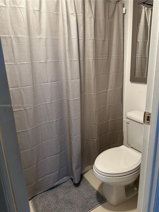 For Sale: $275,000 (1 beds, 1 baths, 1038 Square Feet)