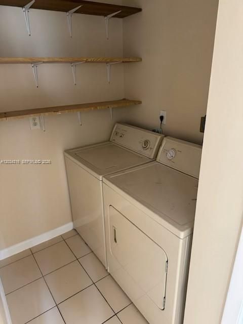 En Renta: $2,199 (2 camas, 2 baños, 925 Pies cuadrados)