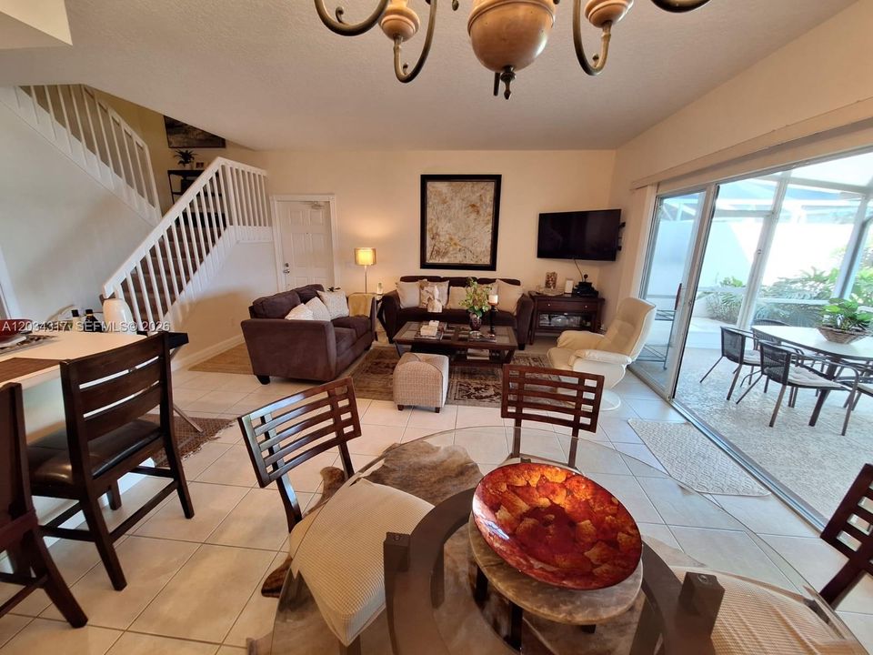 For Sale: $419,000 (3 beds, 2 baths, 1298 Square Feet)