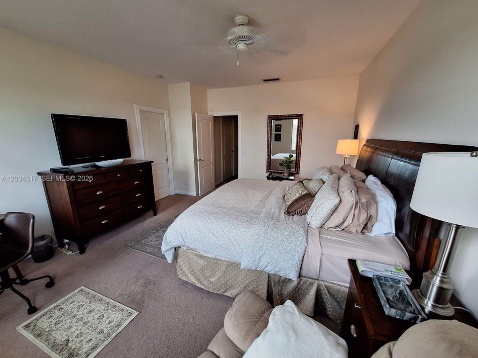 For Sale: $419,000 (3 beds, 2 baths, 1298 Square Feet)