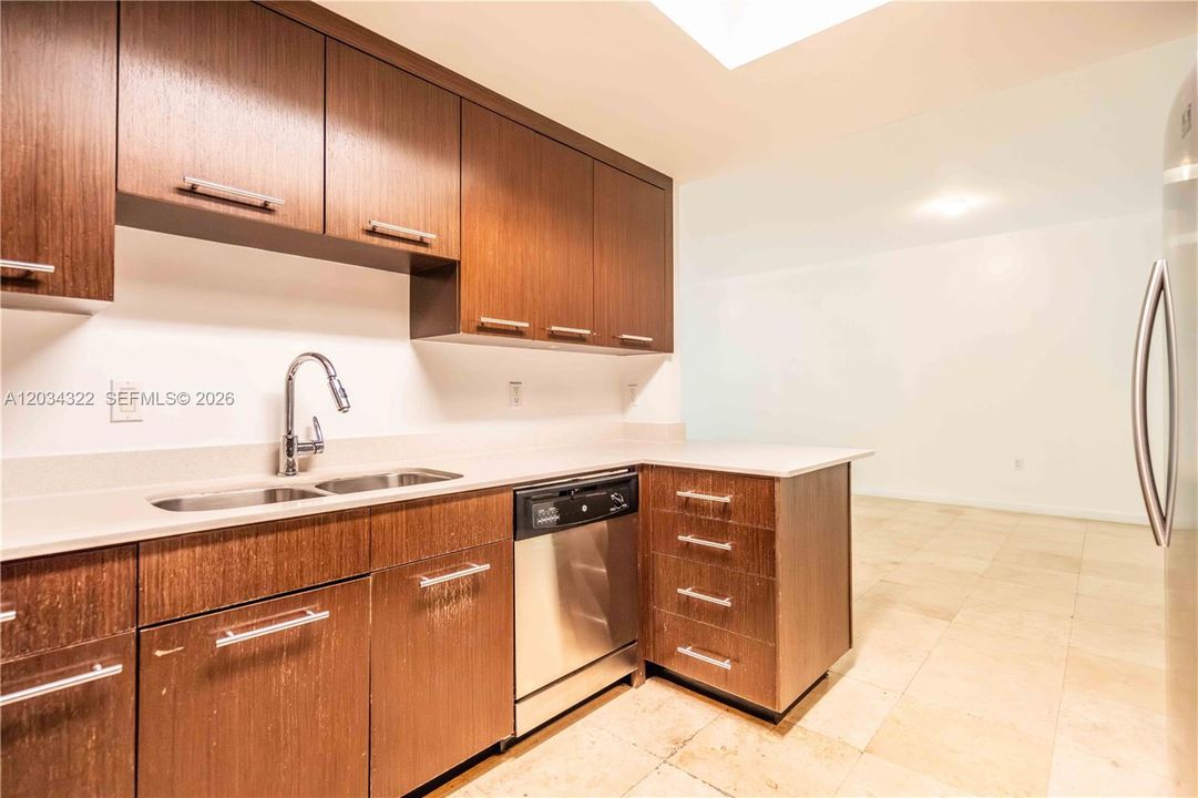 For Rent: $3,700 (2 beds, 2 baths, 1242 Square Feet)
