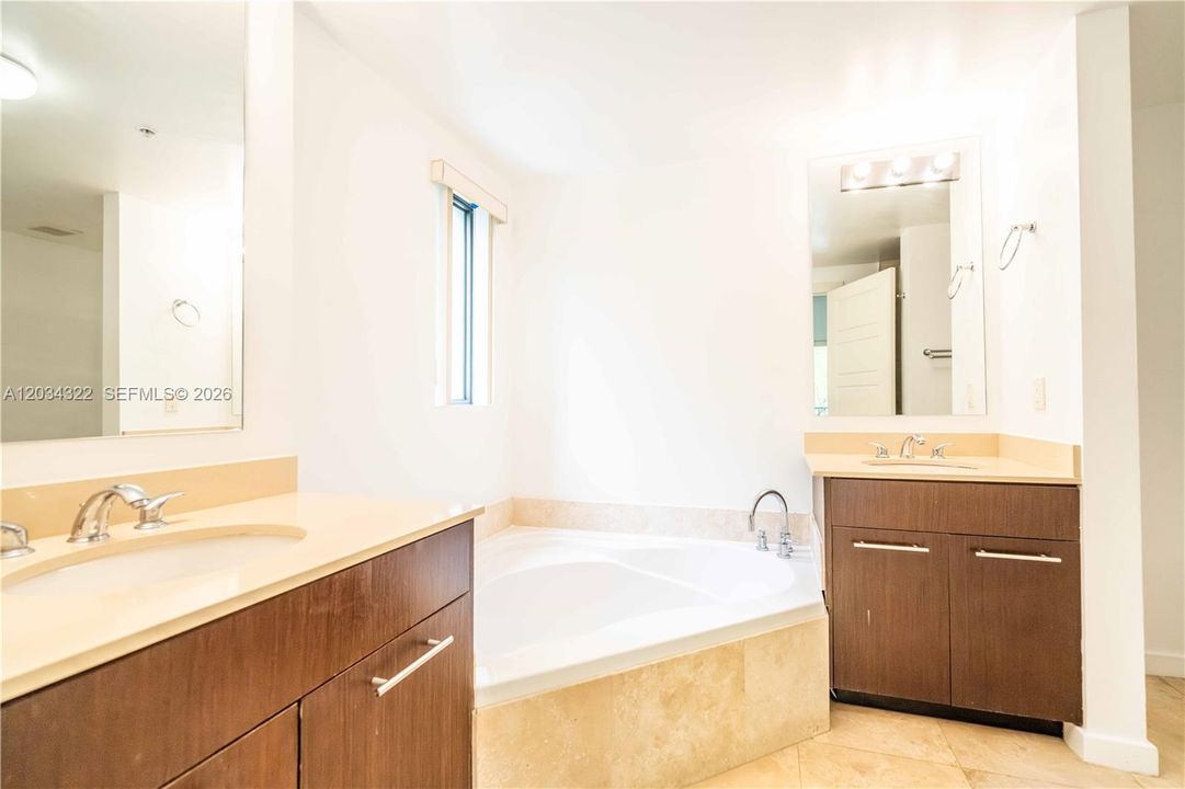 For Rent: $3,700 (2 beds, 2 baths, 1242 Square Feet)