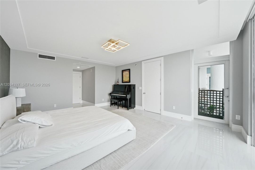 For Sale: $1,390,000 (3 beds, 2 baths, 1733 Square Feet)