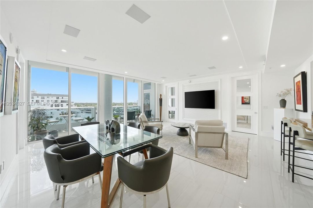 For Sale: $1,390,000 (3 beds, 2 baths, 1733 Square Feet)
