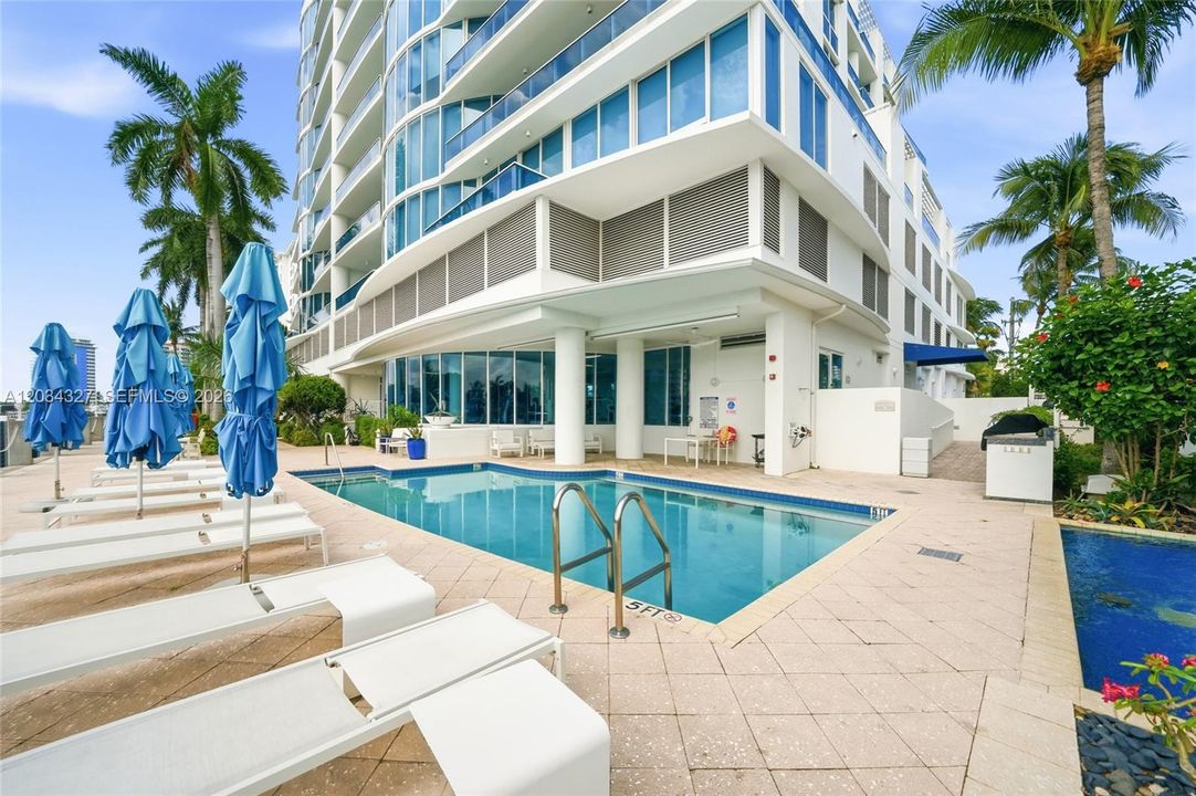 For Sale: $1,390,000 (3 beds, 2 baths, 1733 Square Feet)