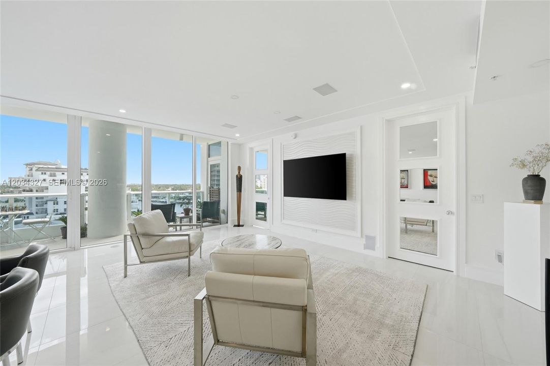 For Sale: $1,390,000 (3 beds, 2 baths, 1733 Square Feet)