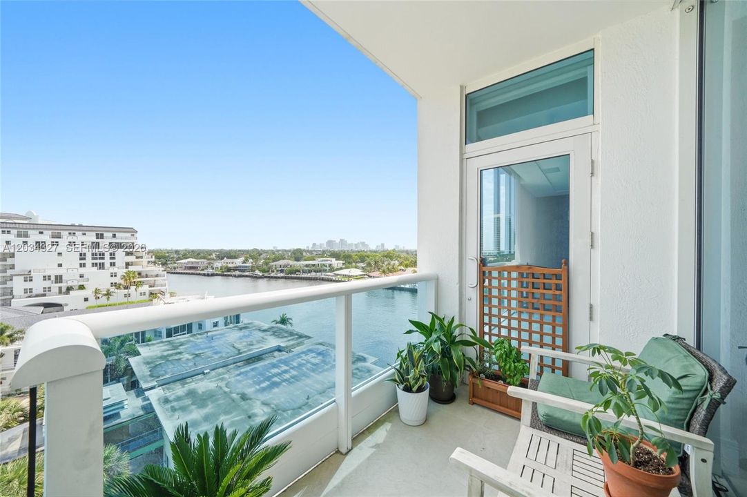 For Sale: $1,390,000 (3 beds, 2 baths, 1733 Square Feet)