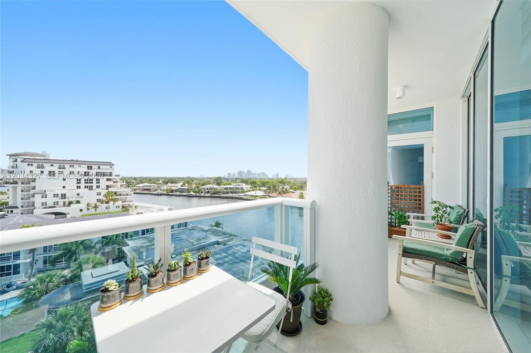 For Sale: $1,390,000 (3 beds, 2 baths, 1733 Square Feet)