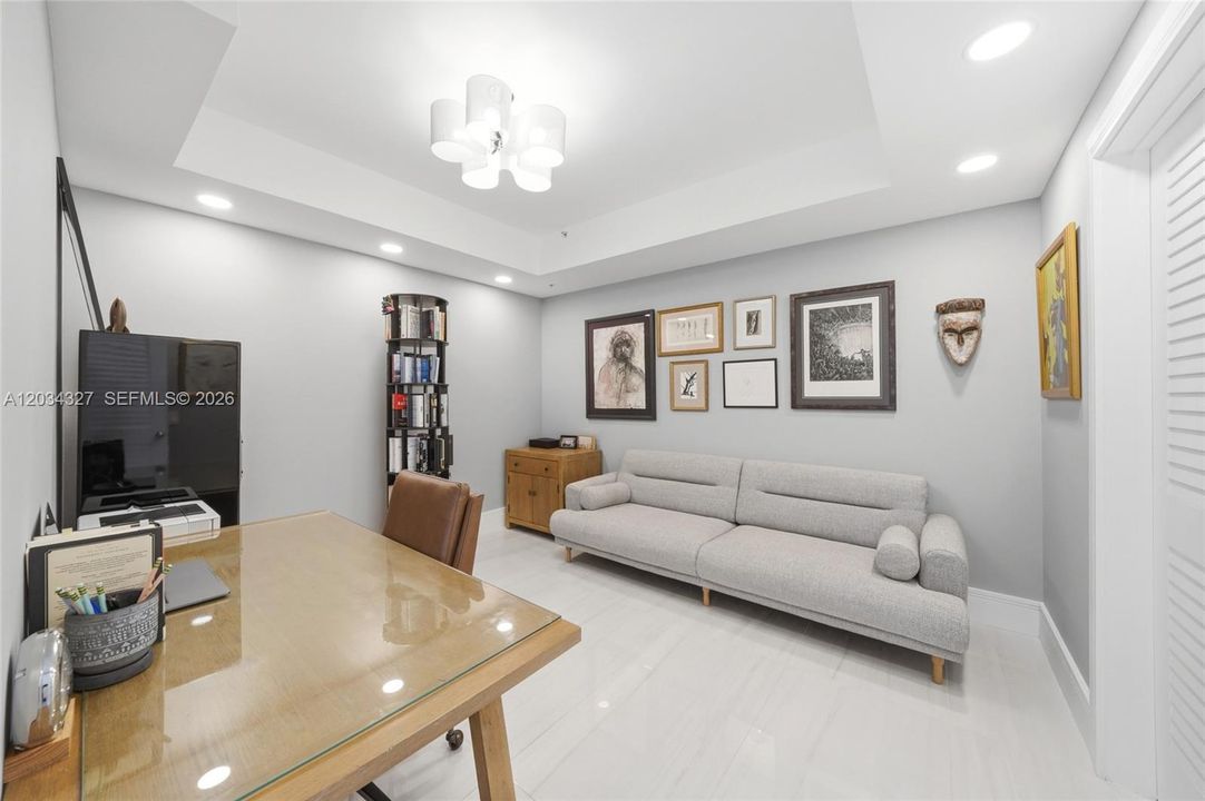 For Sale: $1,390,000 (3 beds, 2 baths, 1733 Square Feet)