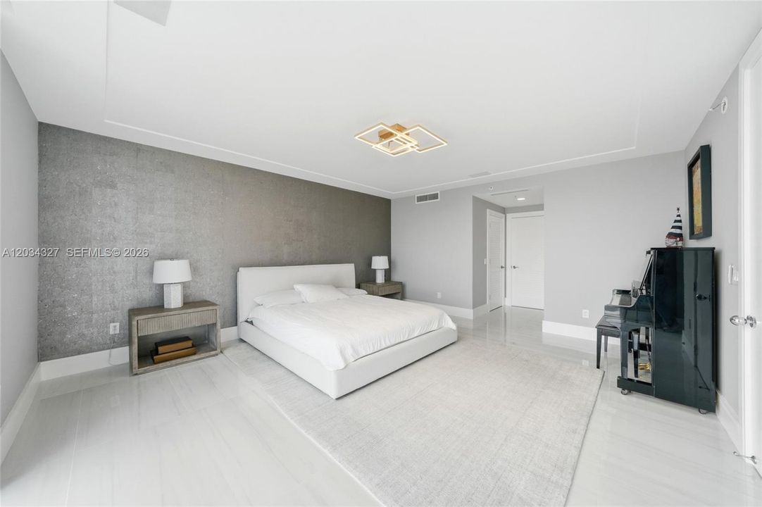 For Sale: $1,390,000 (3 beds, 2 baths, 1733 Square Feet)