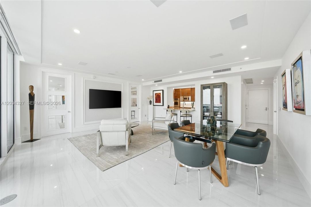 For Sale: $1,390,000 (3 beds, 2 baths, 1733 Square Feet)
