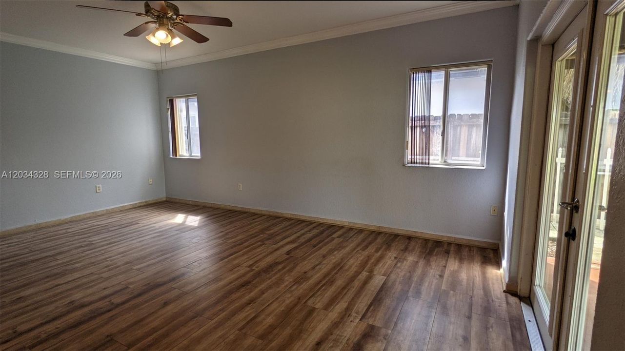 For Sale: $900,000 (4 beds, 2 baths, 2142 Square Feet)