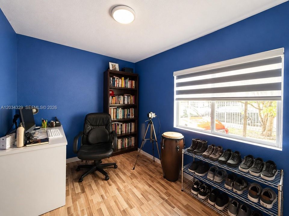 En Venta: $450,000 (4 camas, 2 baños, 1386 Pies cuadrados)